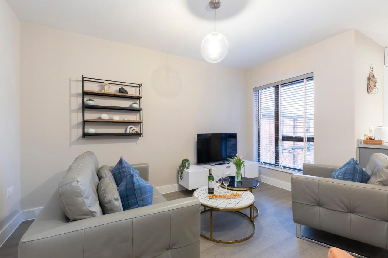 Elliot Oliver - Chic 2 Bedroom Town Centre Apartment Cheltenham Kültér fotó