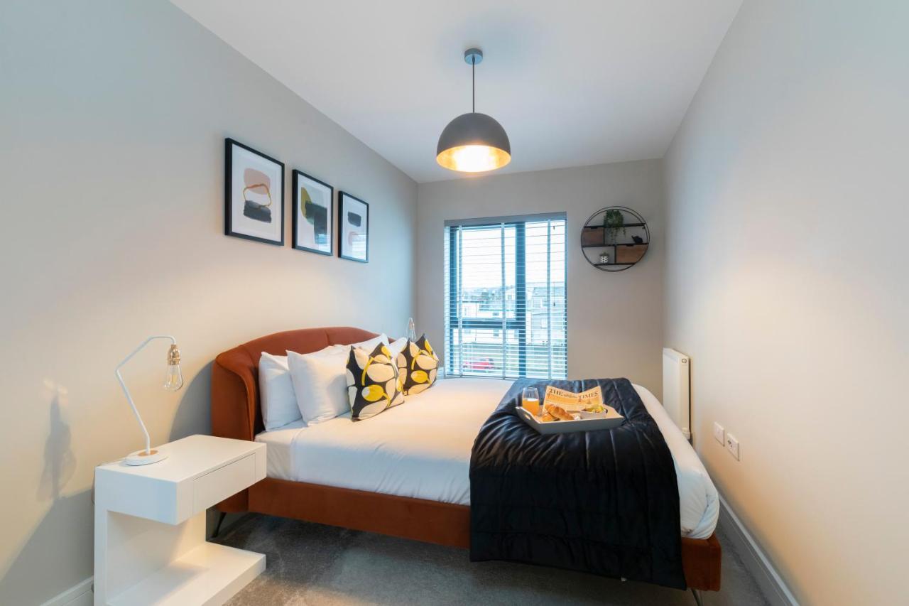 Elliot Oliver - Chic 2 Bedroom Town Centre Apartment Cheltenham Kültér fotó