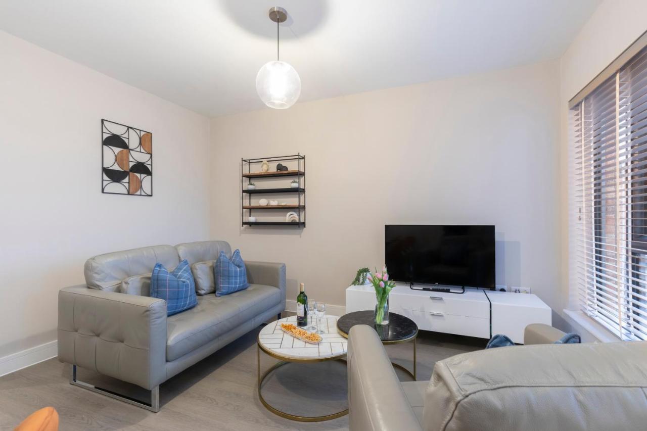 Elliot Oliver - Chic 2 Bedroom Town Centre Apartment Cheltenham Kültér fotó